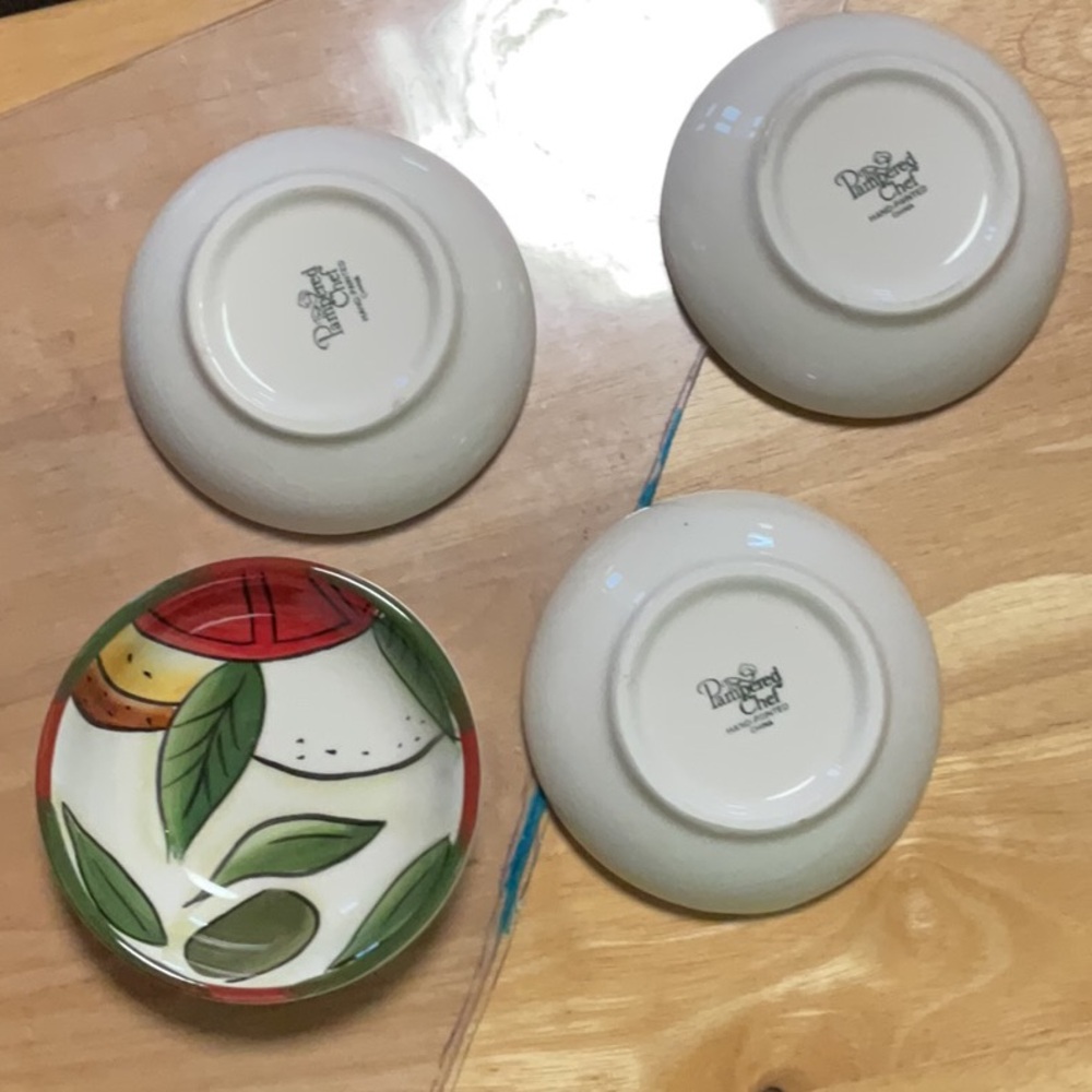 Set of 4 like new sauce bowls by The Pampered chef. - Picture 3 of 5
